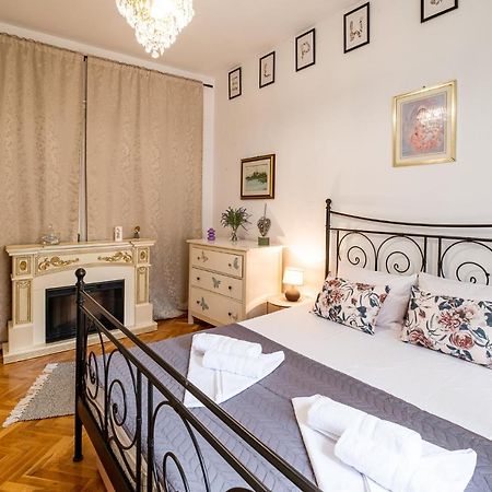 Aristocratic 2Bdrm Central Apartment Varna Exterior foto