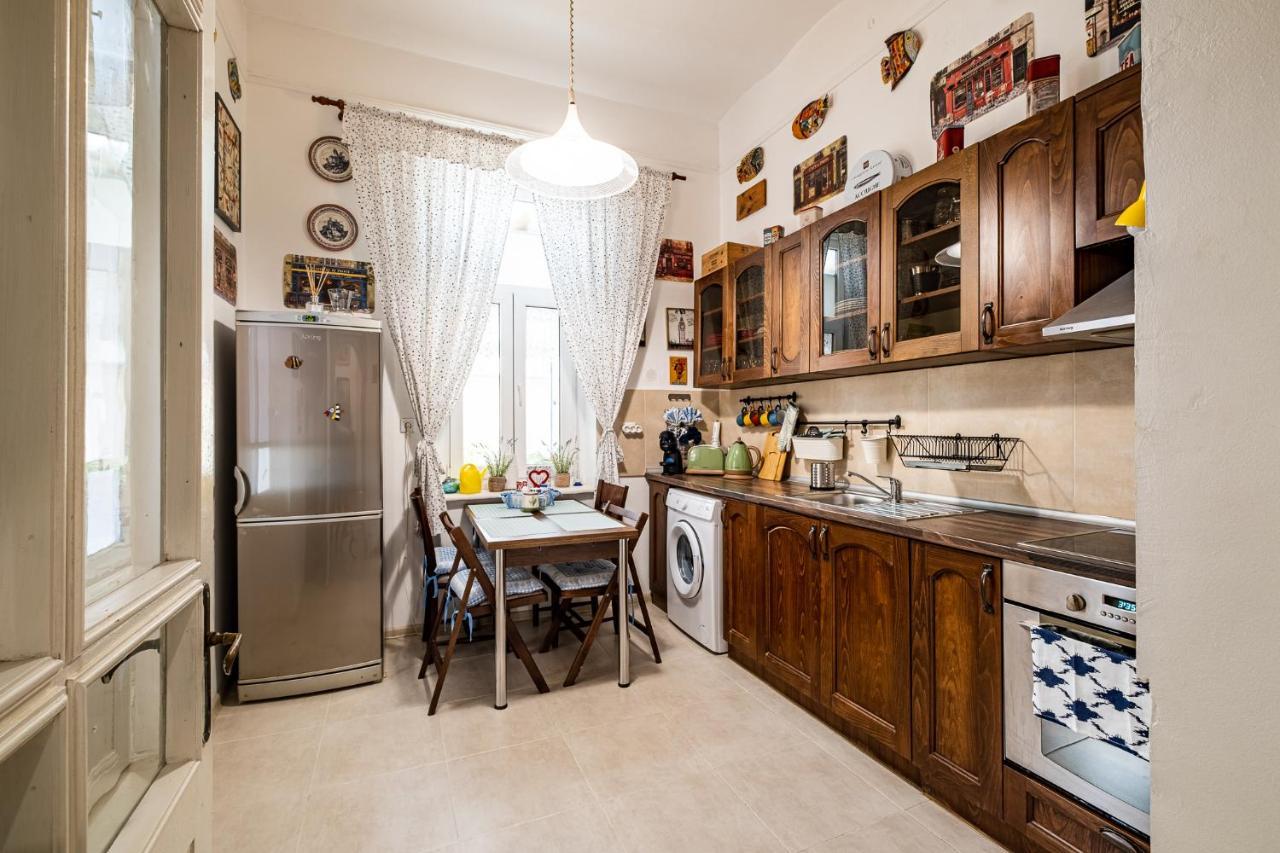Aristocratic 2Bdrm Central Apartment Varna Exterior foto