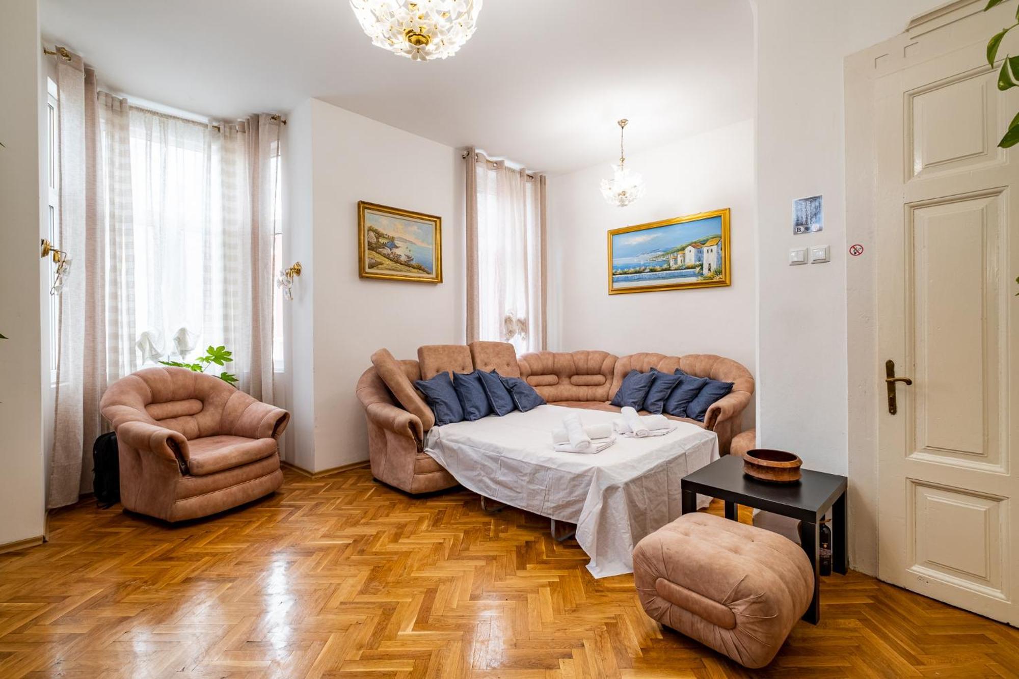 Aristocratic 2Bdrm Central Apartment Varna Exterior foto